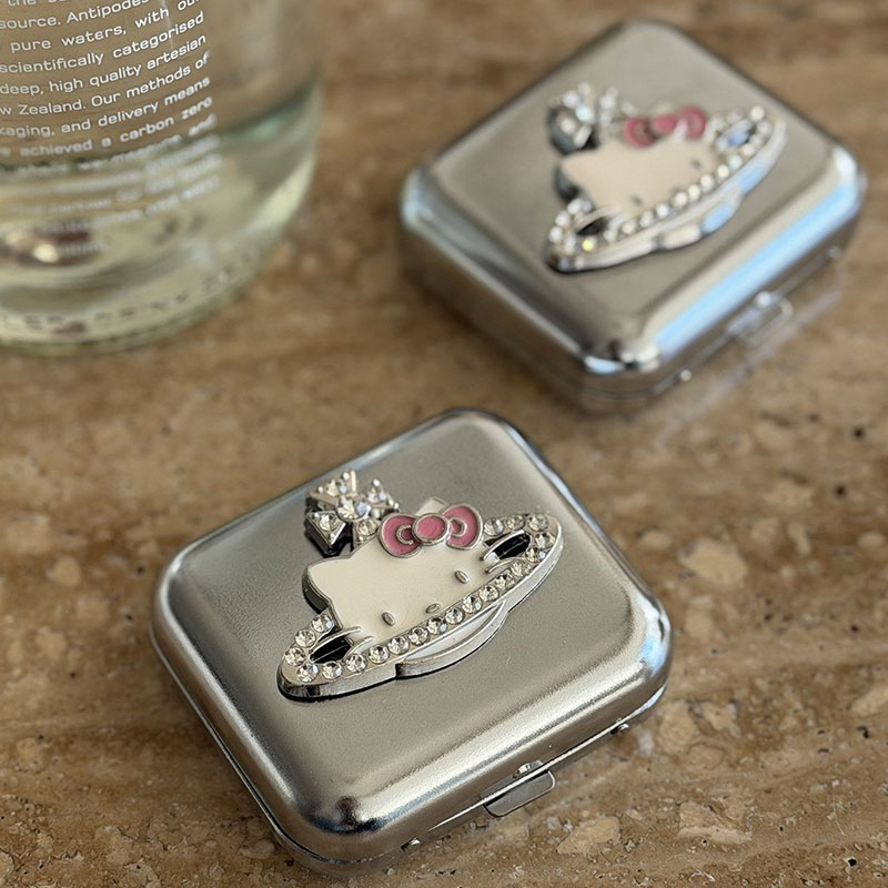 Car Accessories Japanese - Posacenere in Metallo Hello Kitty con